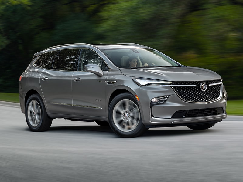 Buick Enclave 2024 en mouvement.