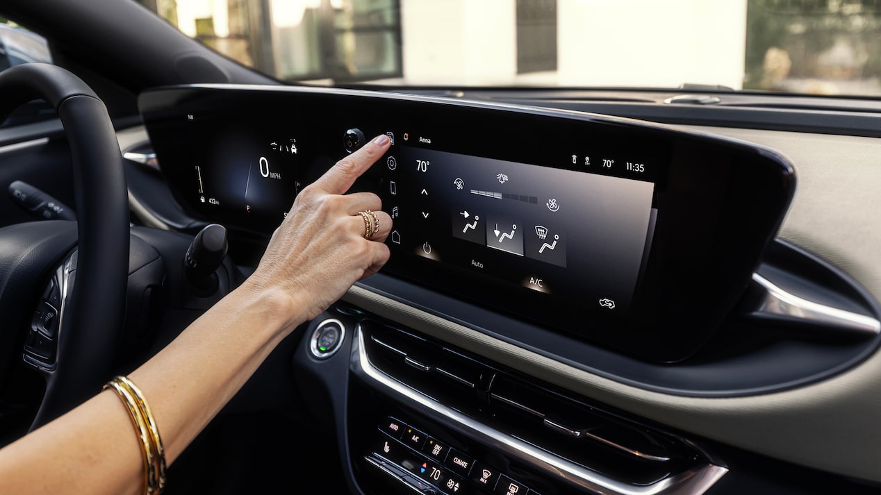 2024 Buick Envista Avenir infotainment system.