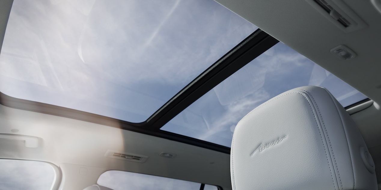 2025 Buick Enclave Avenir moonroof.