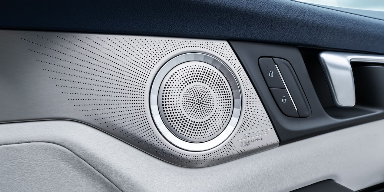 2025 Enclave Avenir Bose sound system.