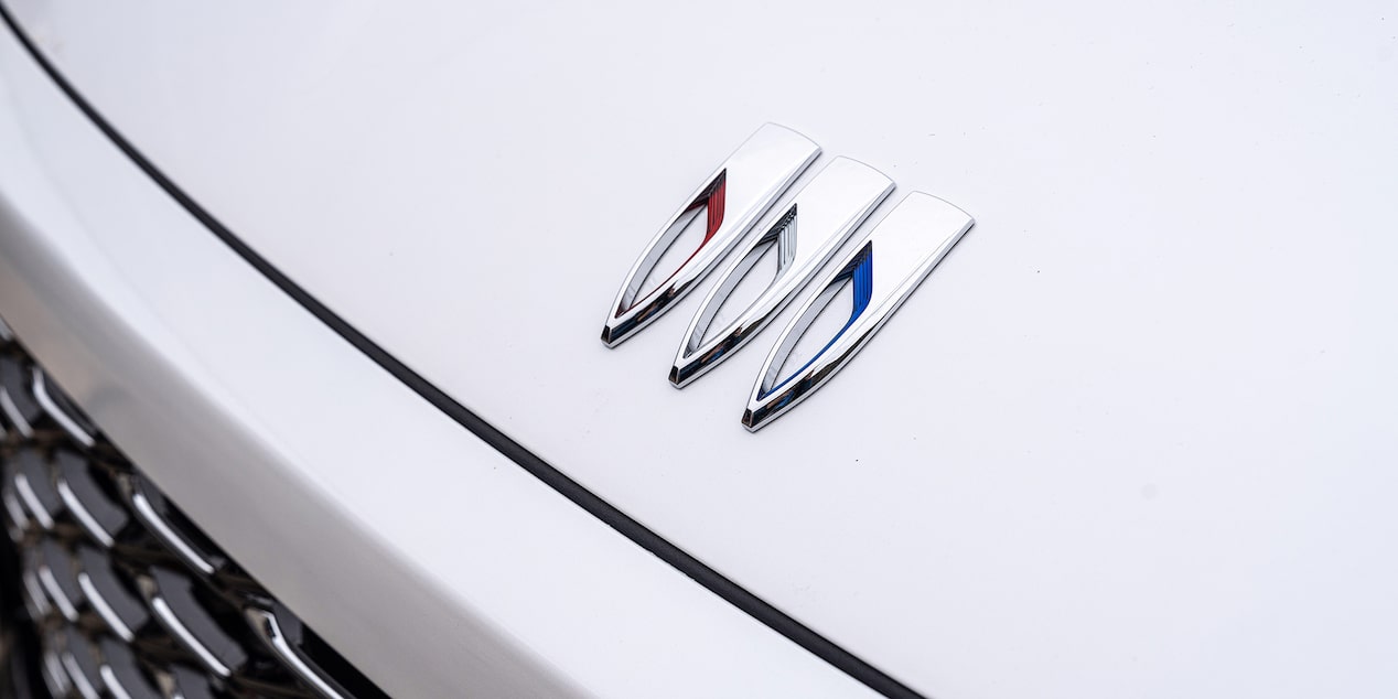 Close up view of the Buick badging on the 2025 Buick Enclave.