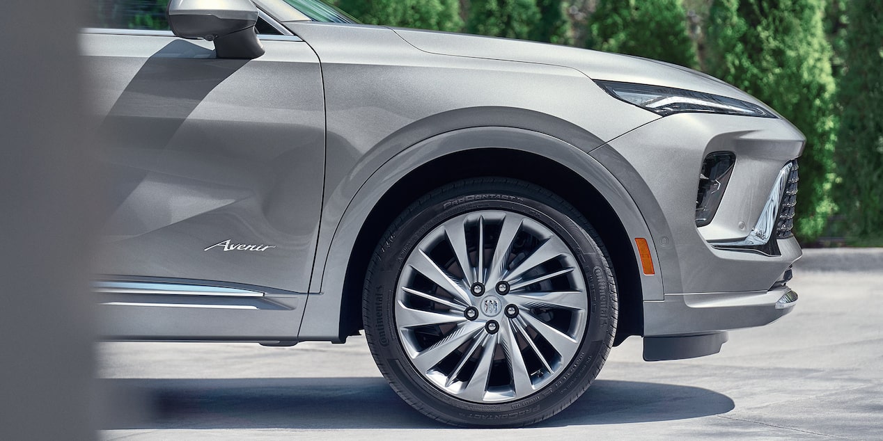 Close-up Side View of the 2025 Buick Envision Avenir Compact Luxury SUV.