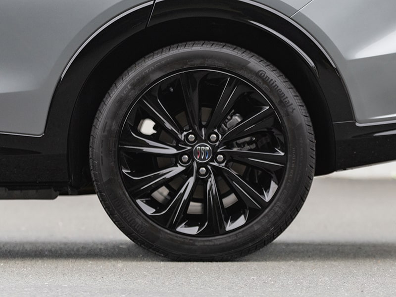 Left rear wheel of the 2025 Buick Envista.