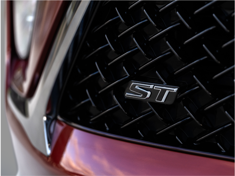 2024 Buick Envision ST badging.