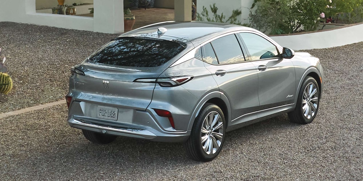 Right rear profile view of the 2025 Envista Avenir.